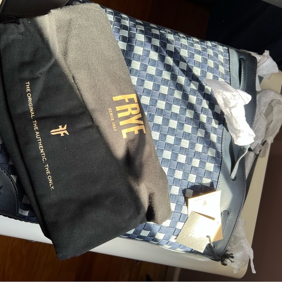 FRYE Melissa Denim Drawstring Hobo Bucket Bag NWT - Picture 7 of 8